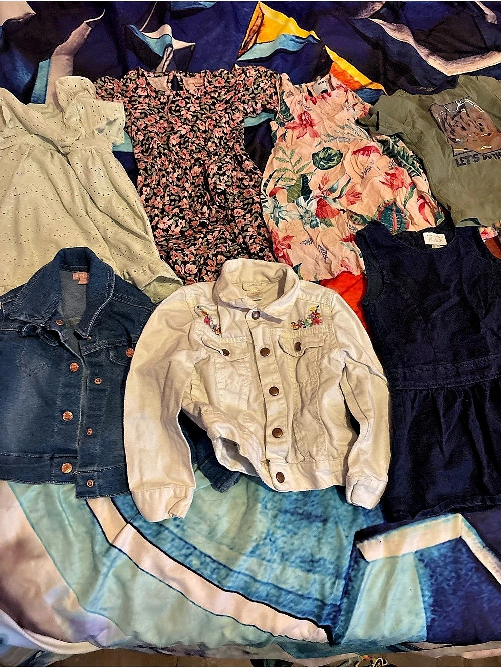 Old Navy Kids Clothing Lot Floral Multicolor dresses and jeans jacket 3t2.